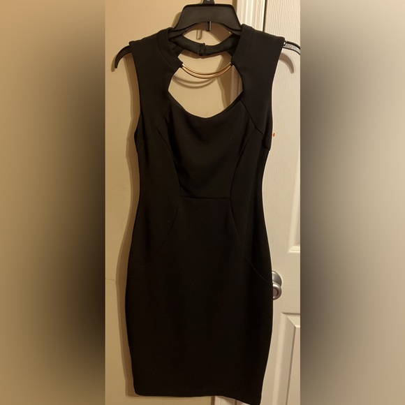 Bisou Bisou Dresses & Skirts - NWOT Adorable little black dress with gold necklace accent size 4 by Bisou Bisou